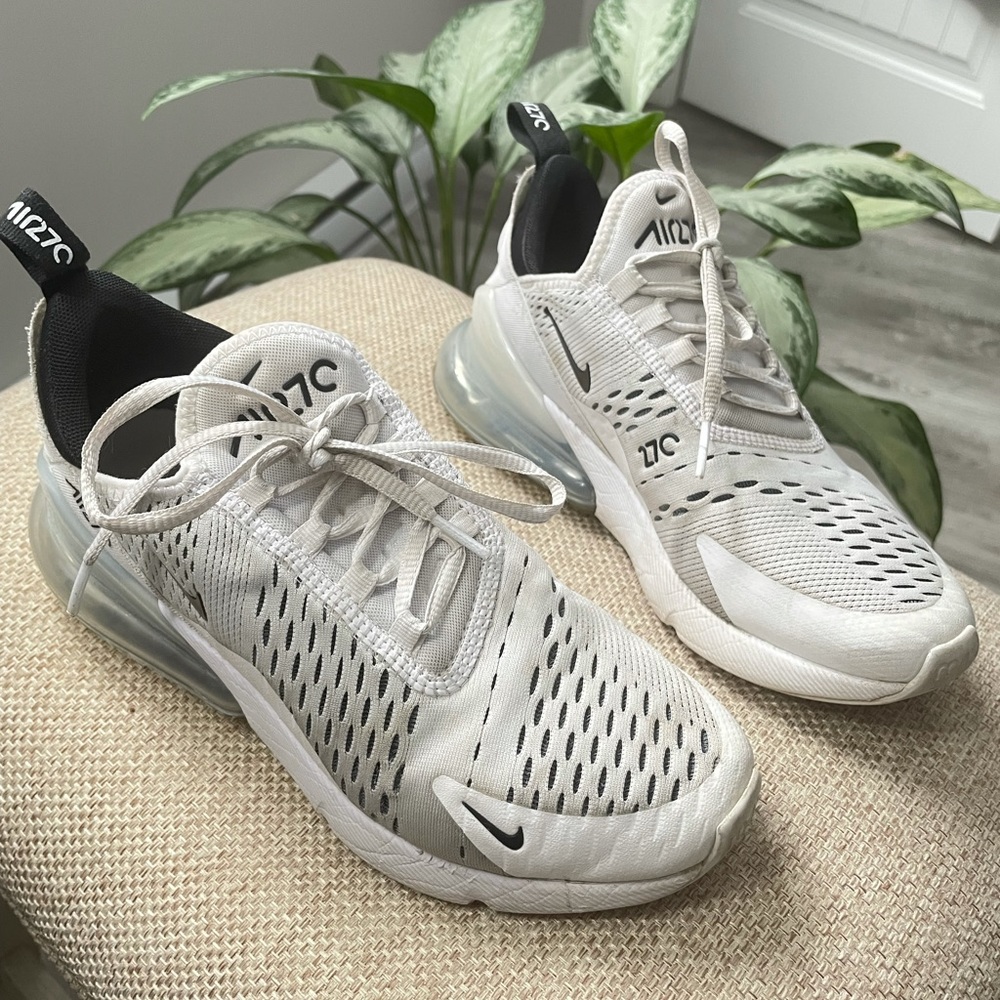 Woman’s air max 270